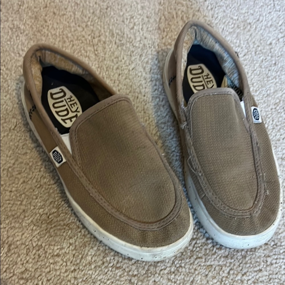Hey Dude Youth size 13